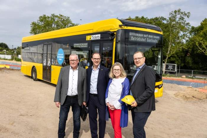 Bvg e bus grundsteinlegung marienfelde saentisstrasse