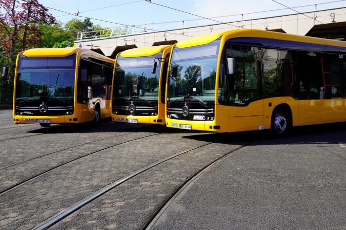 Daimler buses mercedes benz ecitaro elektrobus electric bus heag mobilo darmstadt hintergrund backgroundjpeg