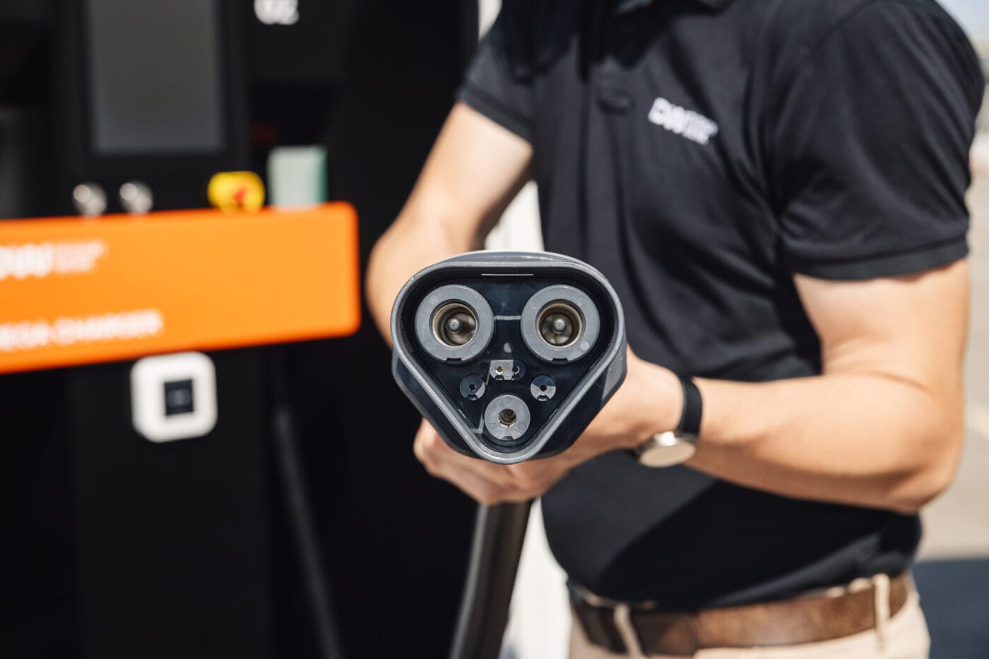 designwerk mega charger ladestation e lkw 2025 4