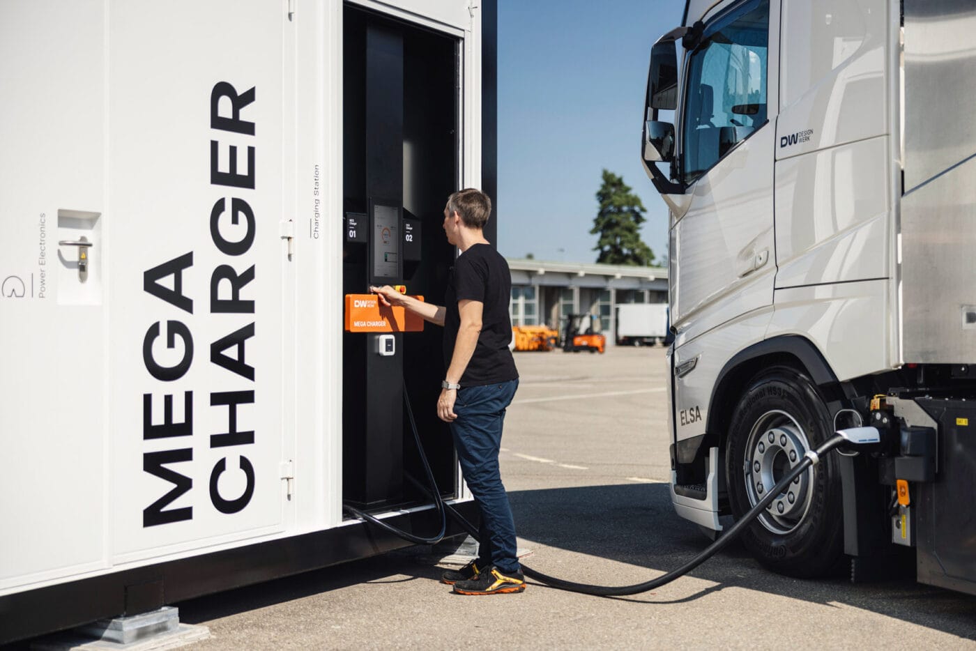 designwerk mega charger ladestation e lkw 2025 6