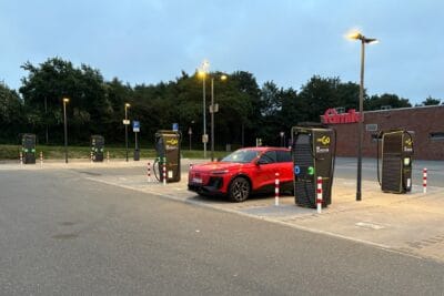 ewe go hochtief ladestation charging station famila heide deutschlandnetz 2025 004 min