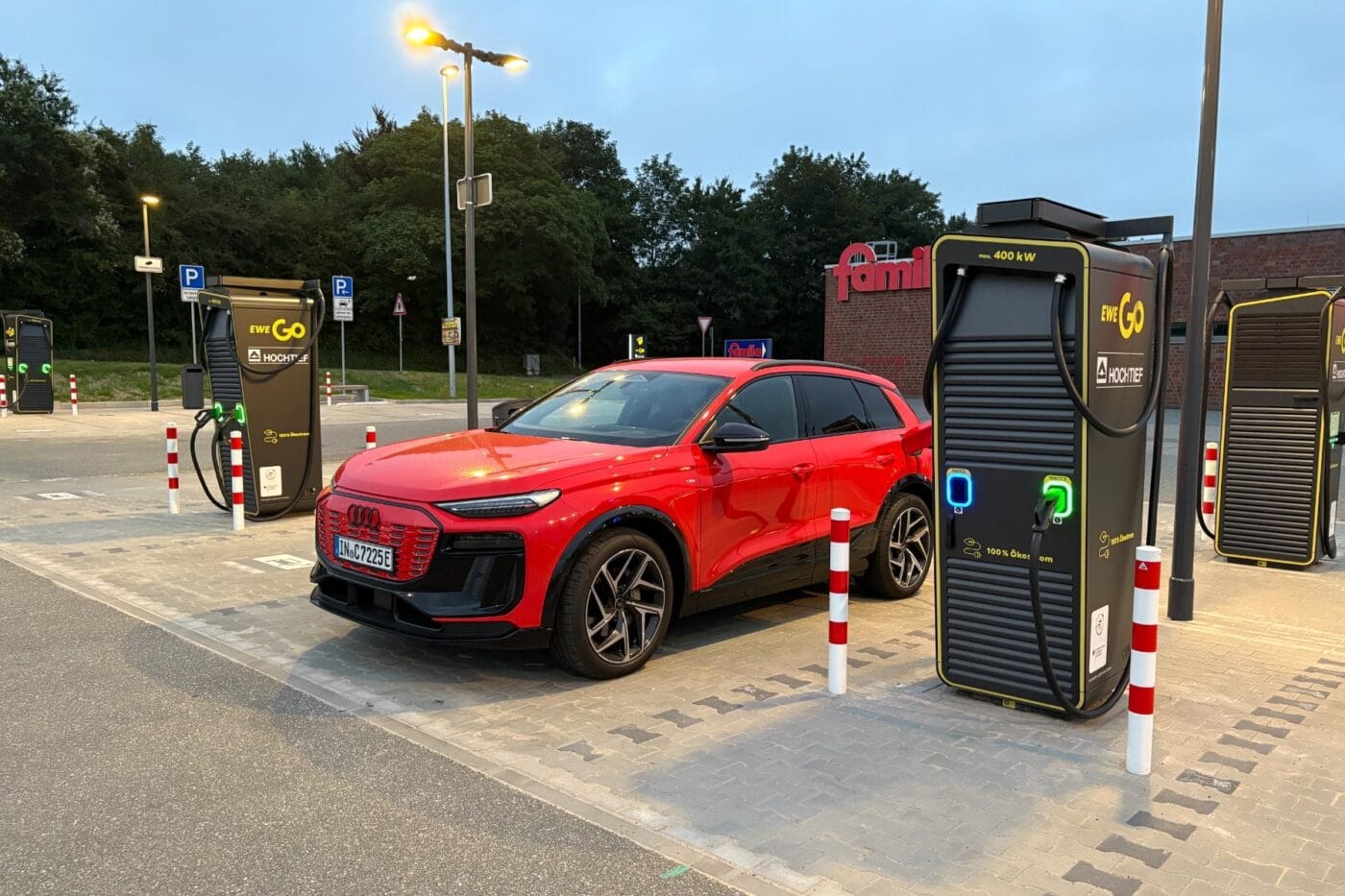 ewe go hochtief ladestation charging station famila heide deutschlandnetz 2025 005 min