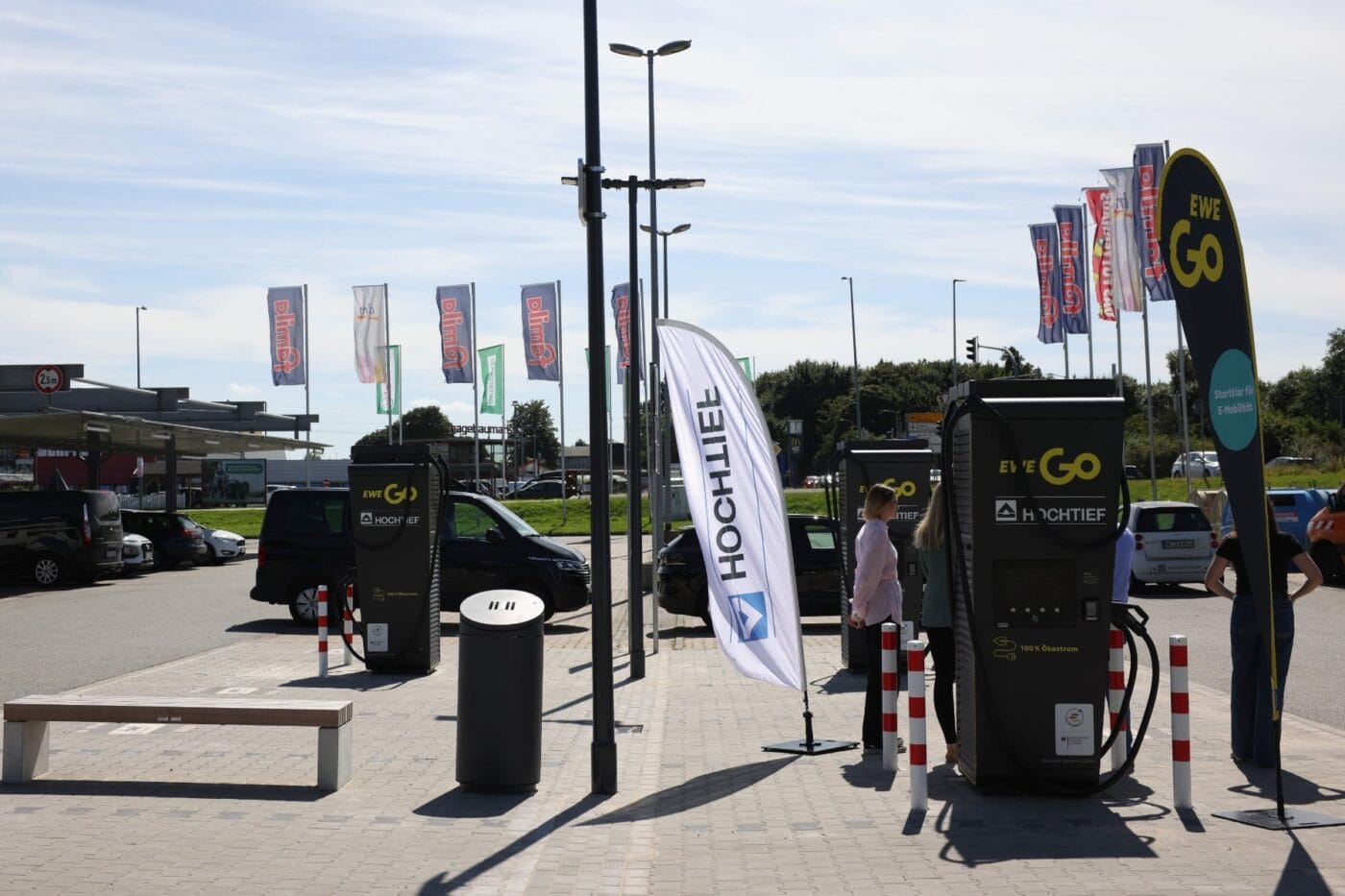 ewe go hochtief ladestation charging station famila heide deutschlandnetz 2025 01 min