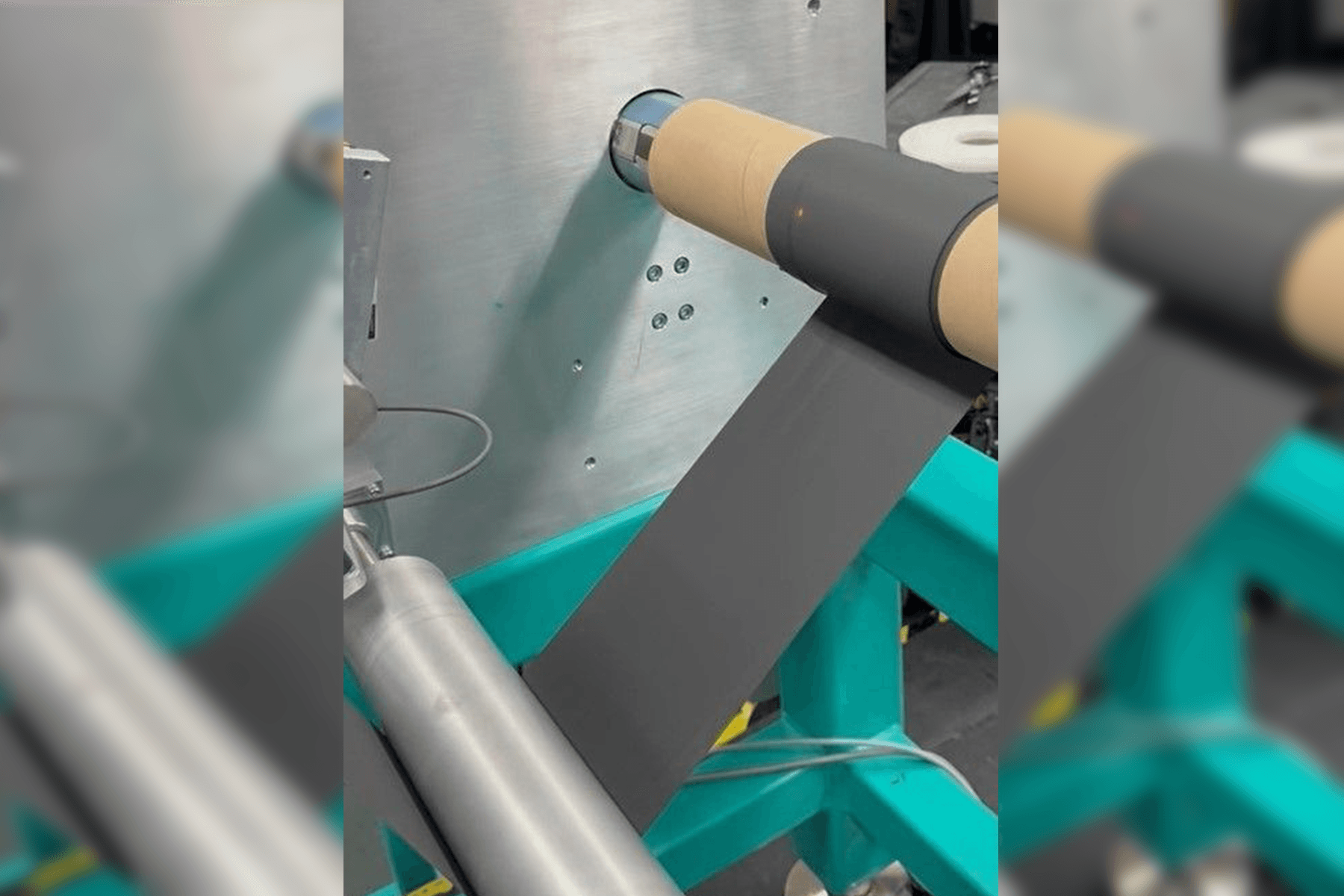 LiCAP-weiht-leistungsstarke-Produktionslinie-f-r-Trockenelektroden-ein