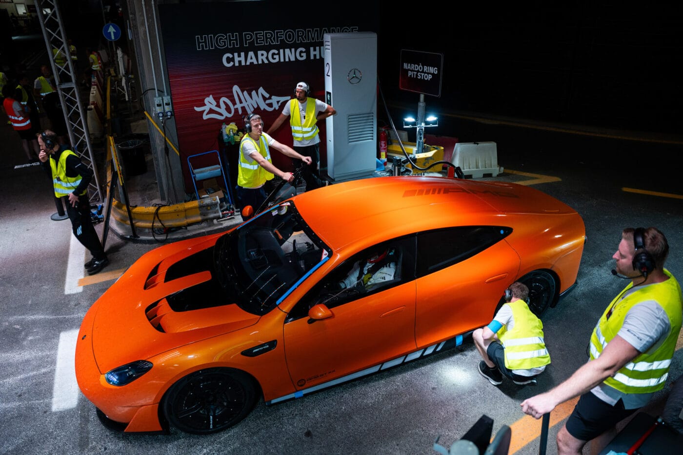 Mercedes benz amg gt xx alpitronic ladesaeule