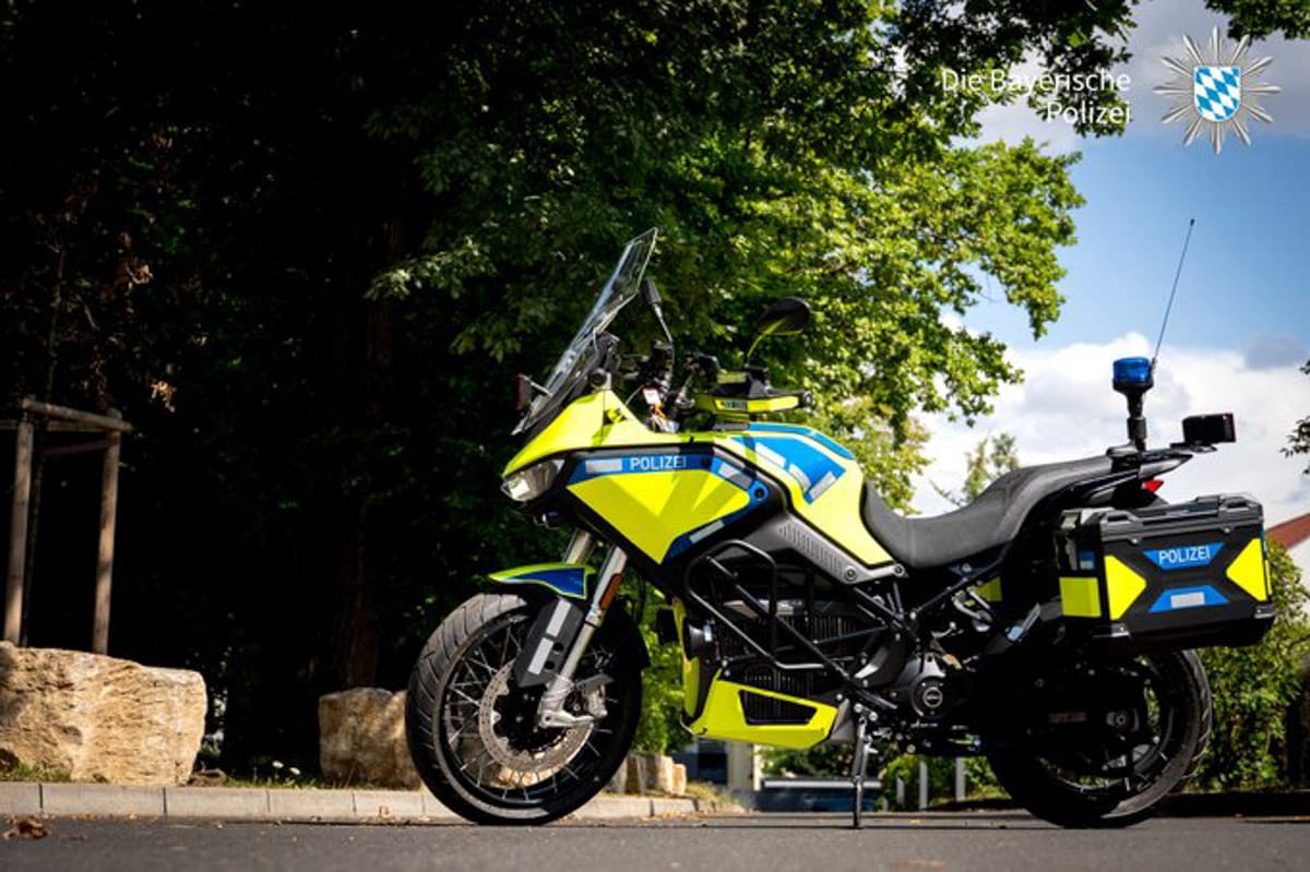 Polizei bayern zero motorcycles ds