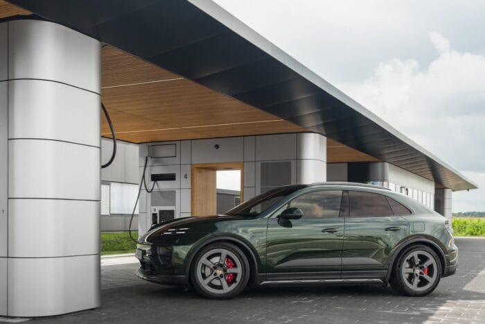 Porsche charging station ringsheim mit macan