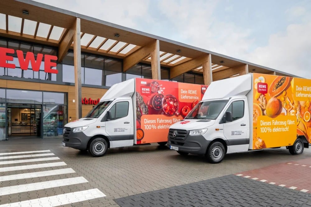 Rewe-integriert-64-E-Transporter-in-Lieferservice