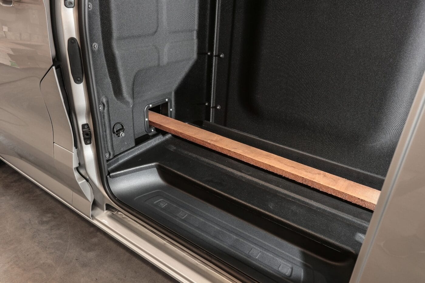 volkswagen transporter l trennwand 2025 02 min