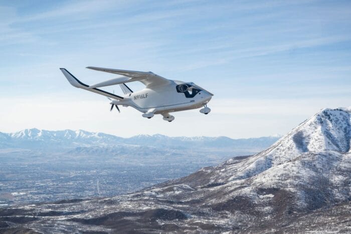 Beta technologies alia ctol ryan air alaska electic aircraft usa cropped