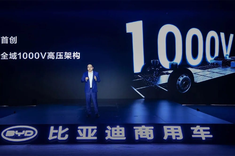 BYD-zeigt-E-Bus-Plattform-mit-1-000-Volt-und-Chassis-Batterie