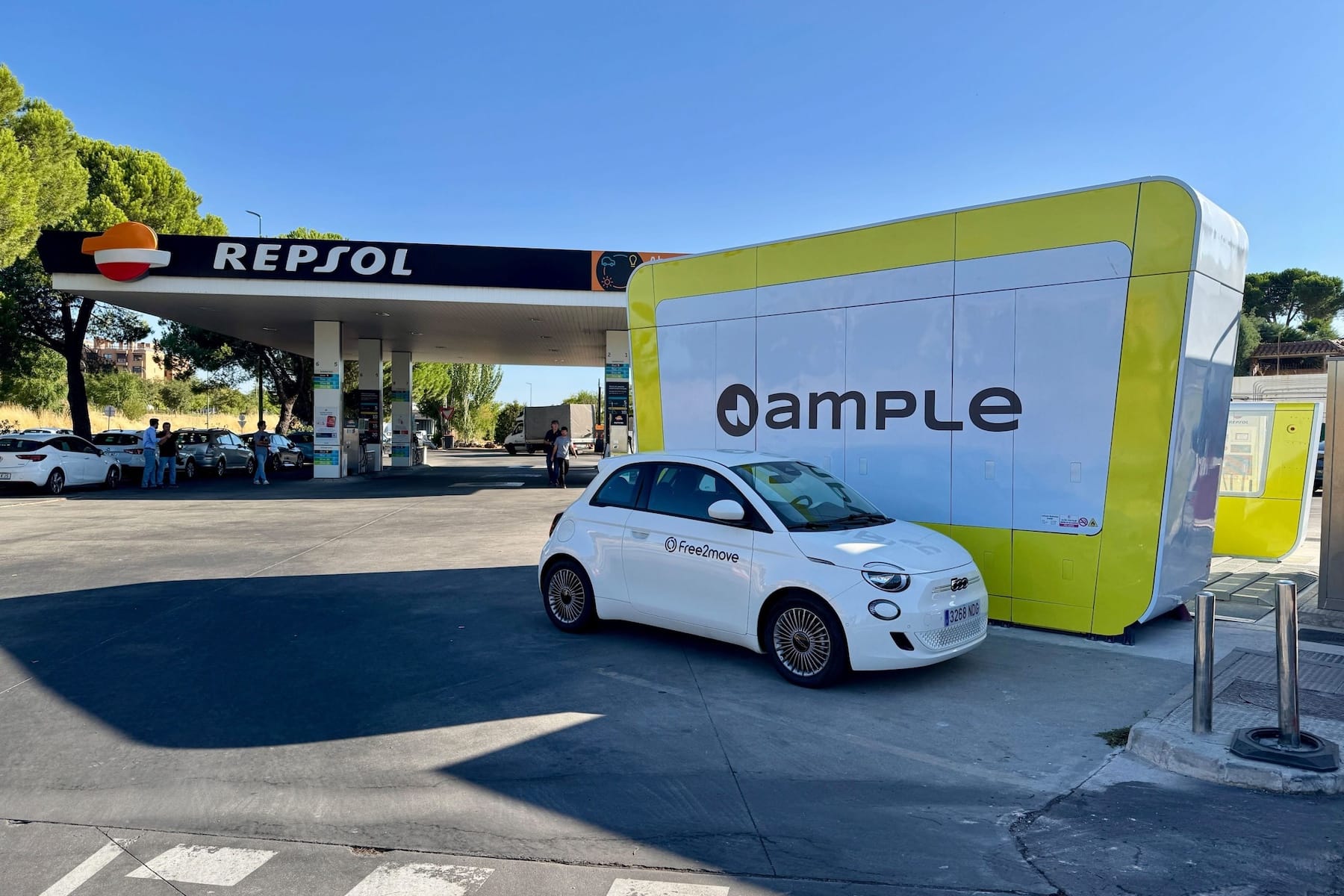 Ample-und-Repsol-erweitern-Batteriewechsel-Service-f-r-Carsharing-Projekt-in-Madrid