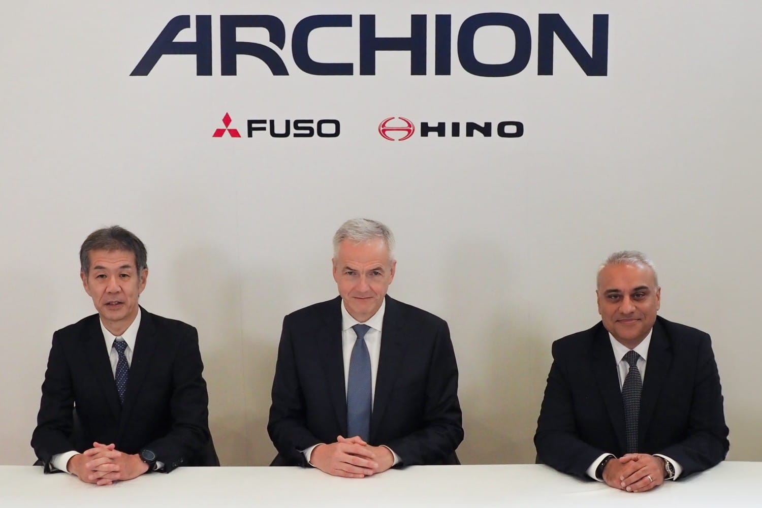 Fuso-und-Hino-werden-unter-Dachfirma-Archion-vereint