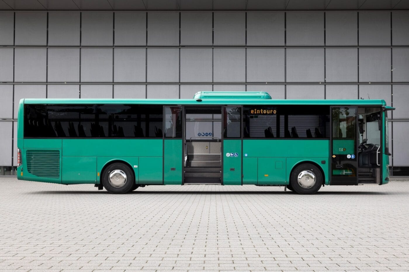 Daimler buses mercedes benz eintouro elektrobus electric bus min