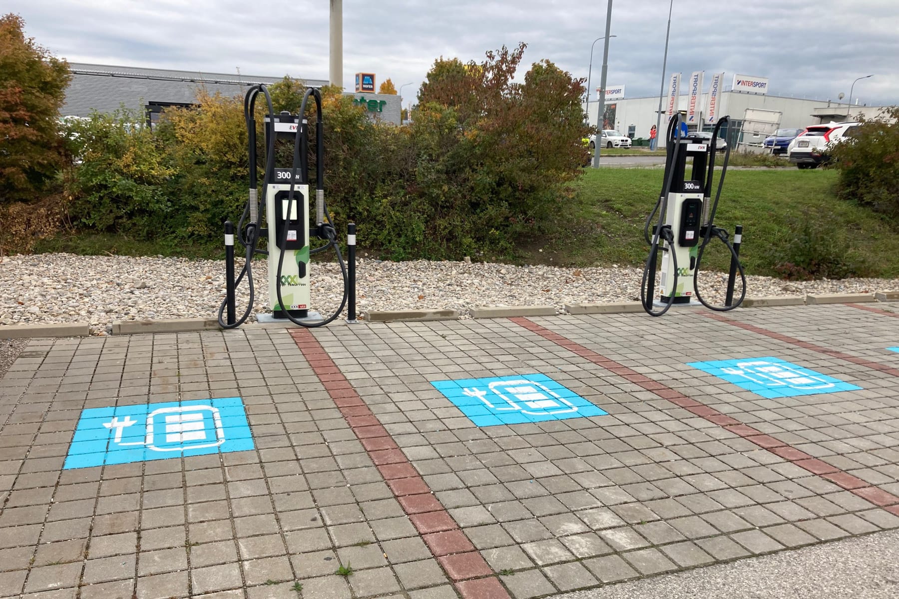 XXXLutz-nimmt-erste-Ladestationen-in-sterreich-in-Betrieb