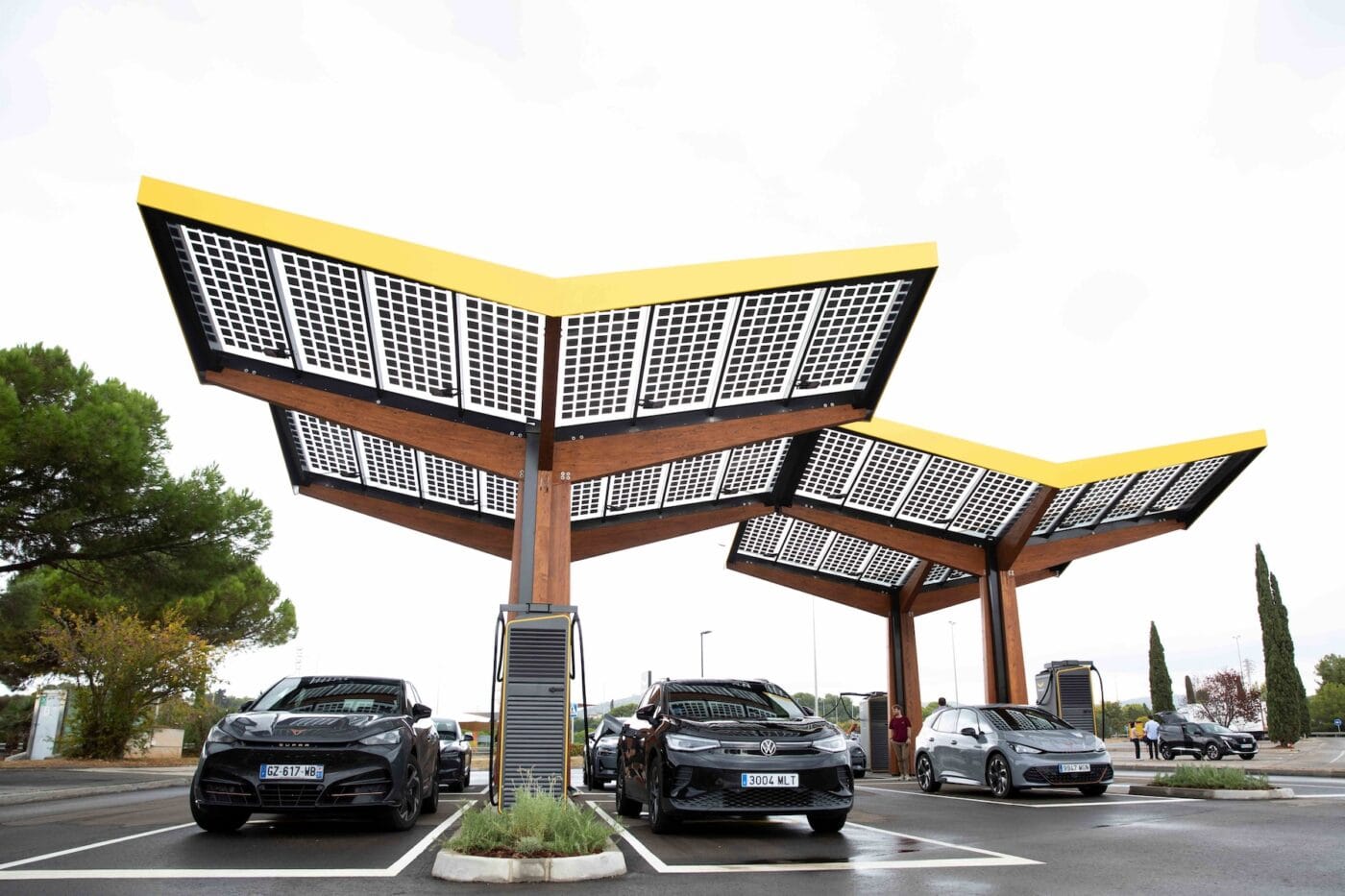 Fastned schnellladepark las garraf spanien