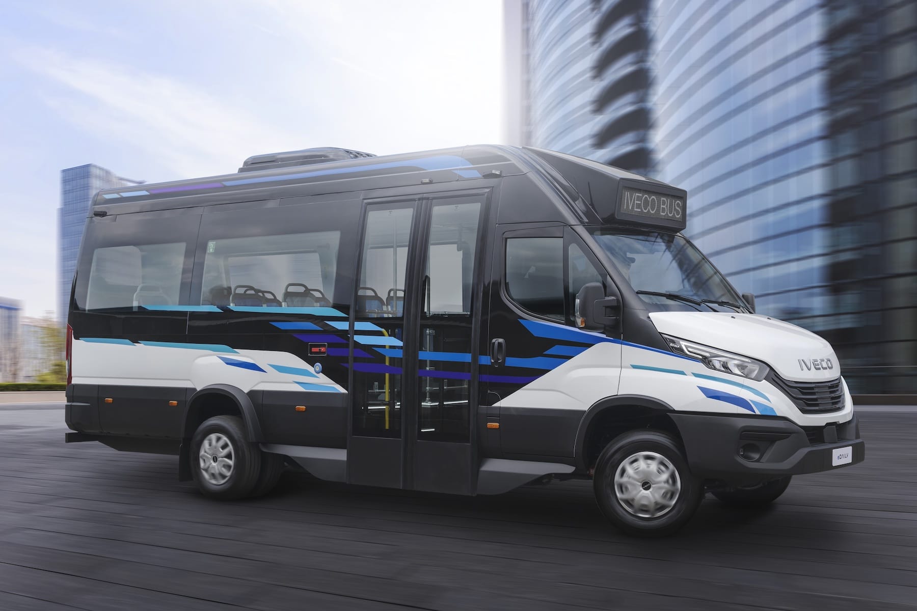 Iveco-stellt-elektrischen-Minibus-eDaily-LE-vor