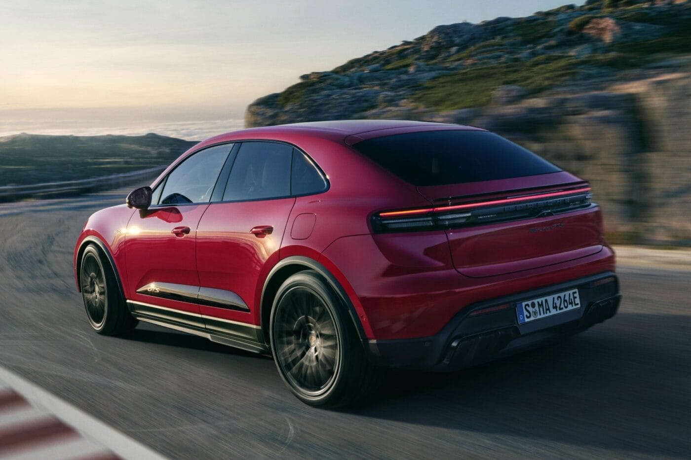Porsche macan gts min