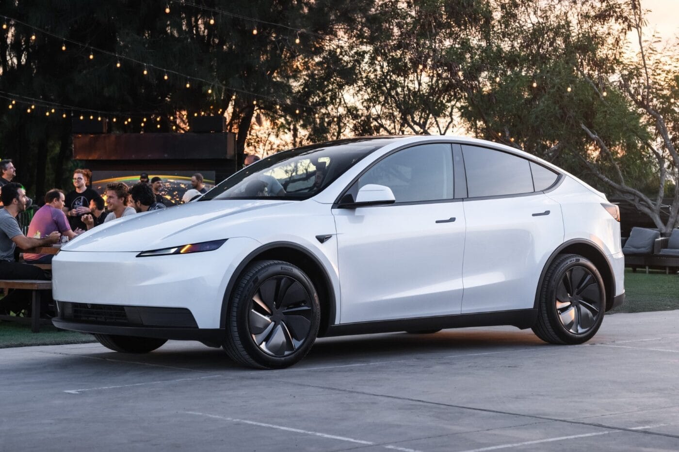 Tesla model y standard min