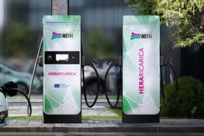 Wallbox chargers supernova ladestation charging station hera comm