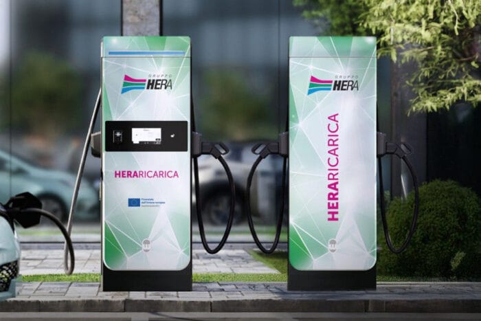 Wallbox chargers supernova ladestation charging station hera comm