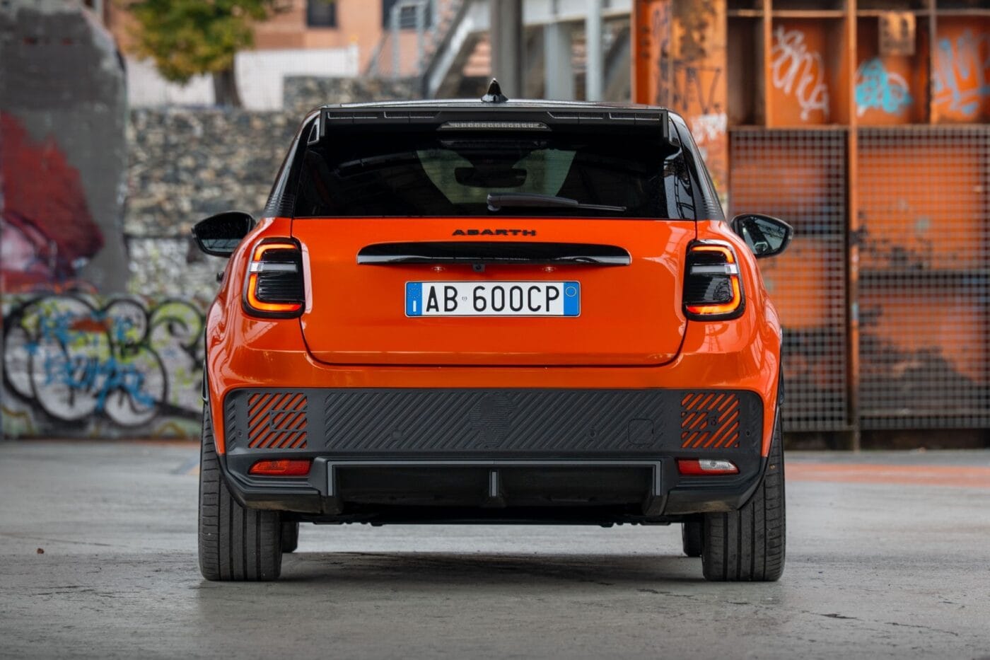 Abarth 600e competizione min