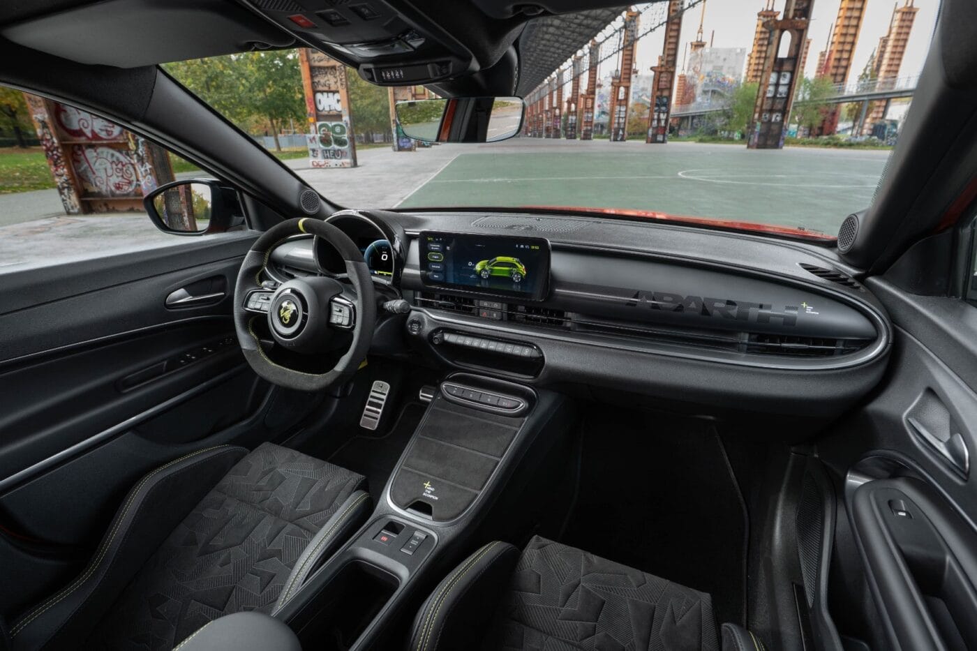 Abarth 600e competizione min