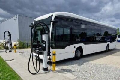 Daimler buses mercedes benz ecitaro elektrobus electric bus kvg lippe kempower ladestation charging station min
