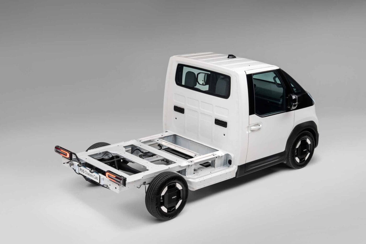 Kia pv5 chassis cab solutrans