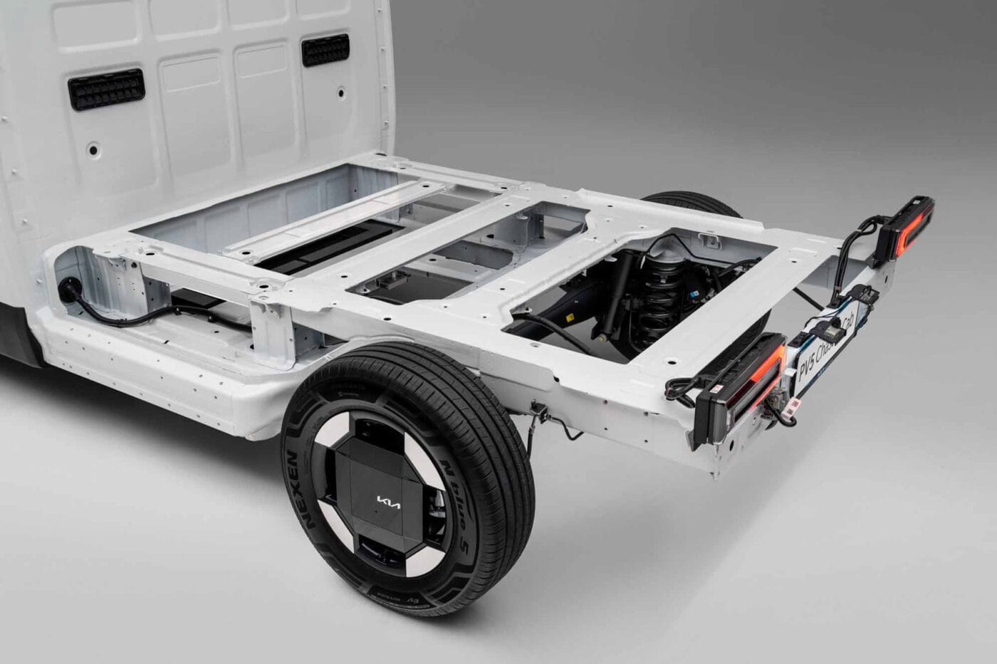 Kia pv5 chassis cab solutrans