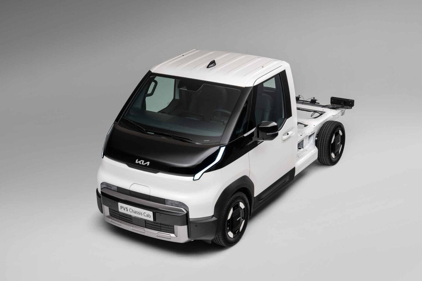Kia pv5 chassis cab solutrans