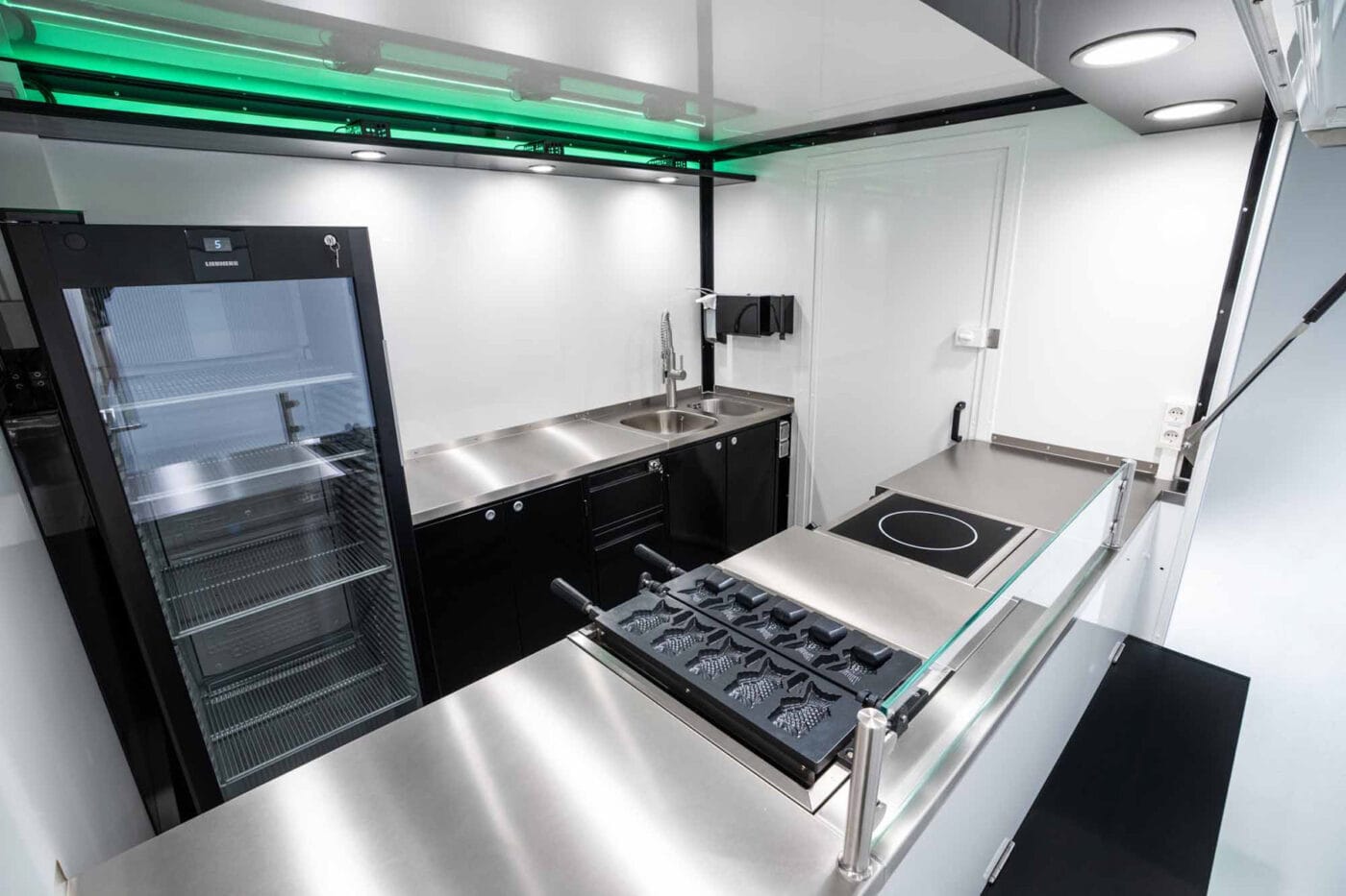 Kia pv5 chassis cab solutrans