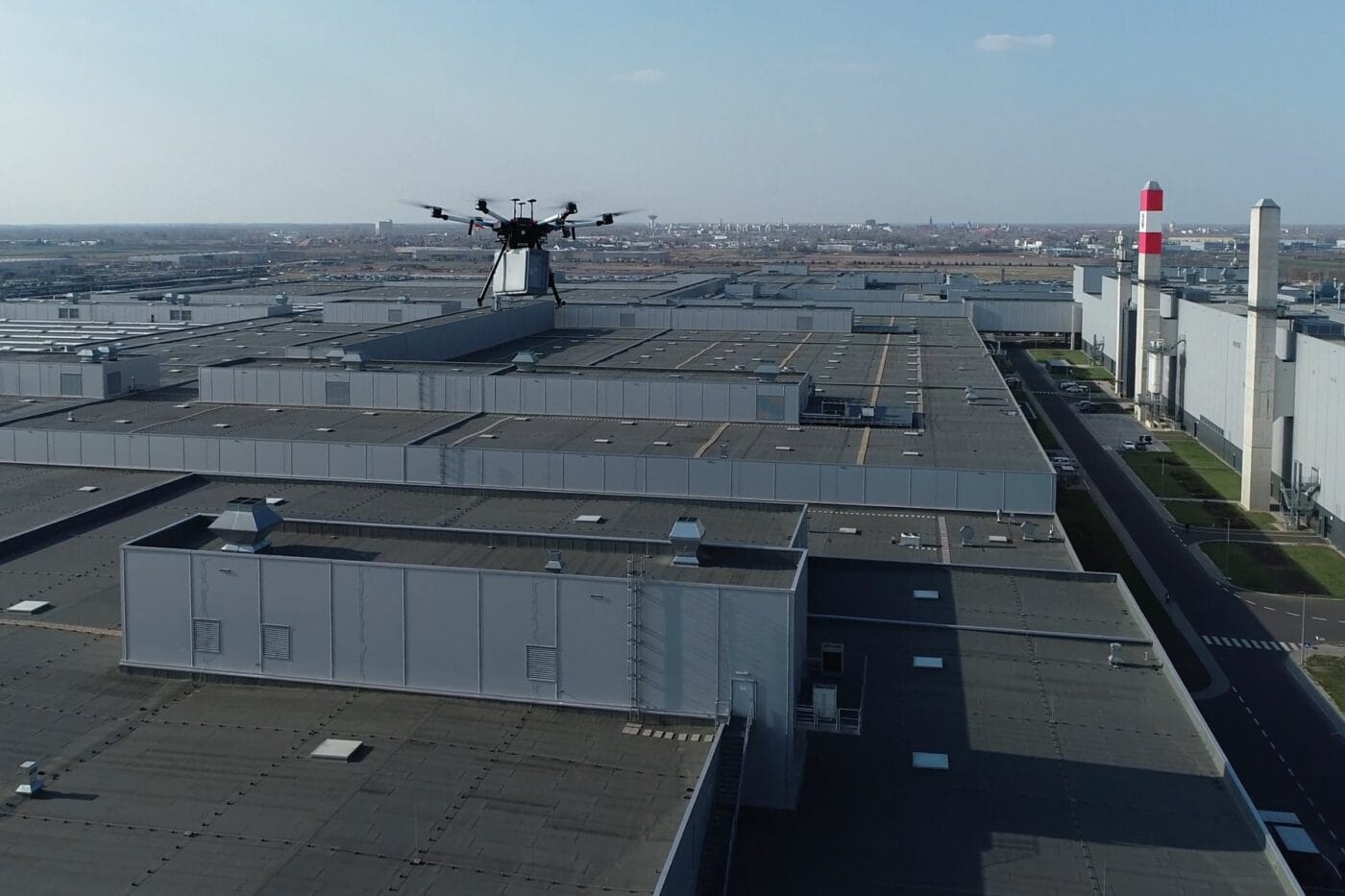 Mercedes benz werk kecskemet ungarn cropped