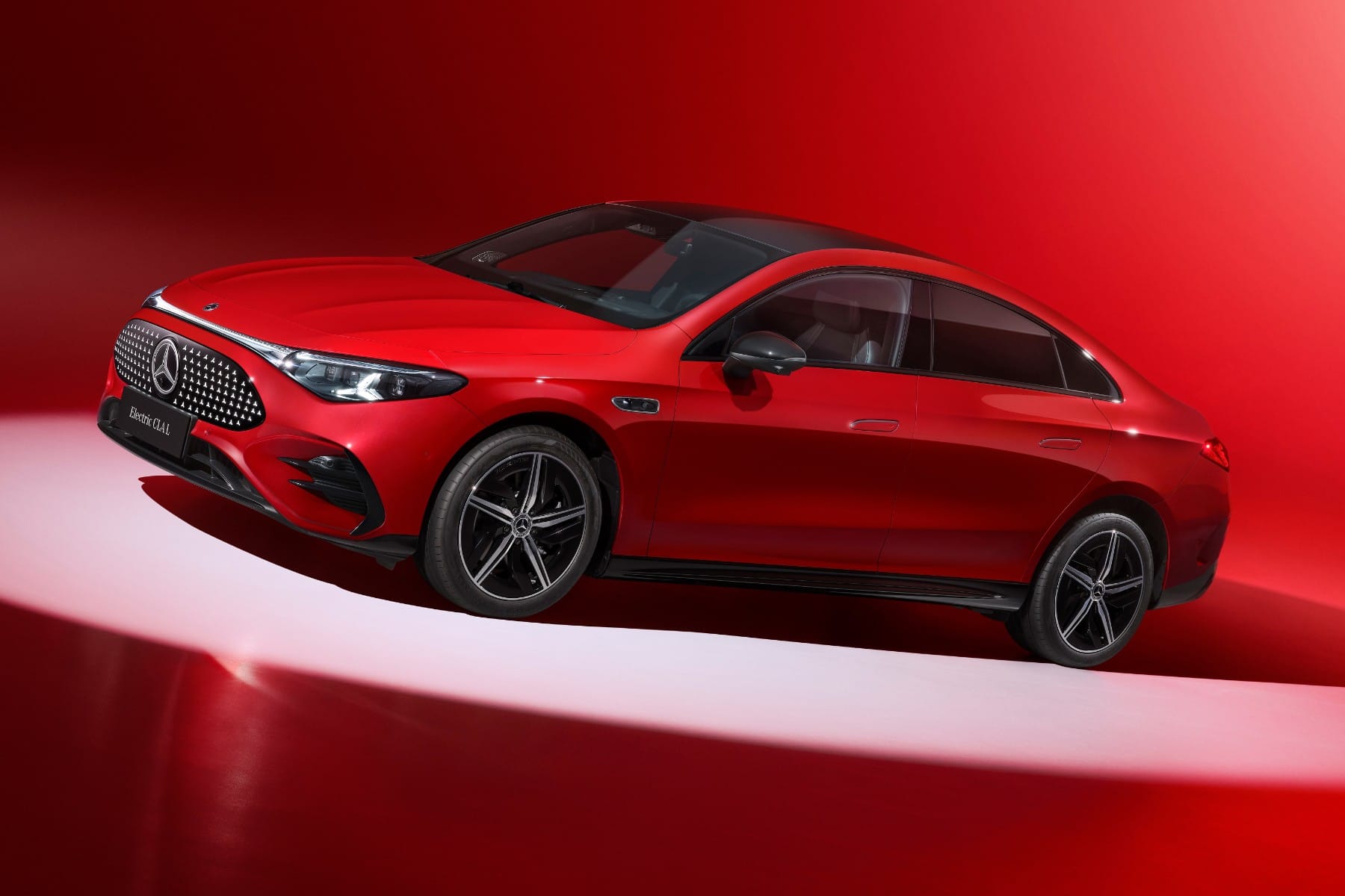 Langversion-mit-spezieller-Software-Der-elektrische-Mercedes-CLA-startet-in-China