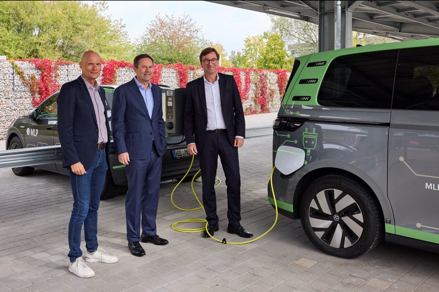 MVV-Enamic-und-Amperfied-nehmen-56-neue-Ladepunkte-am-MLP-Hauptsitz-in-Betrieb