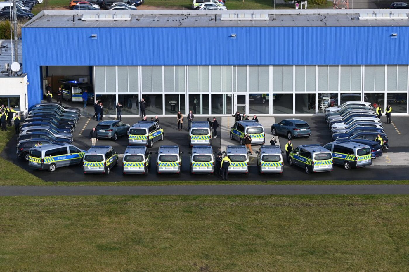 Polizei sachsen anhalt mercedes e vito bmw ix1