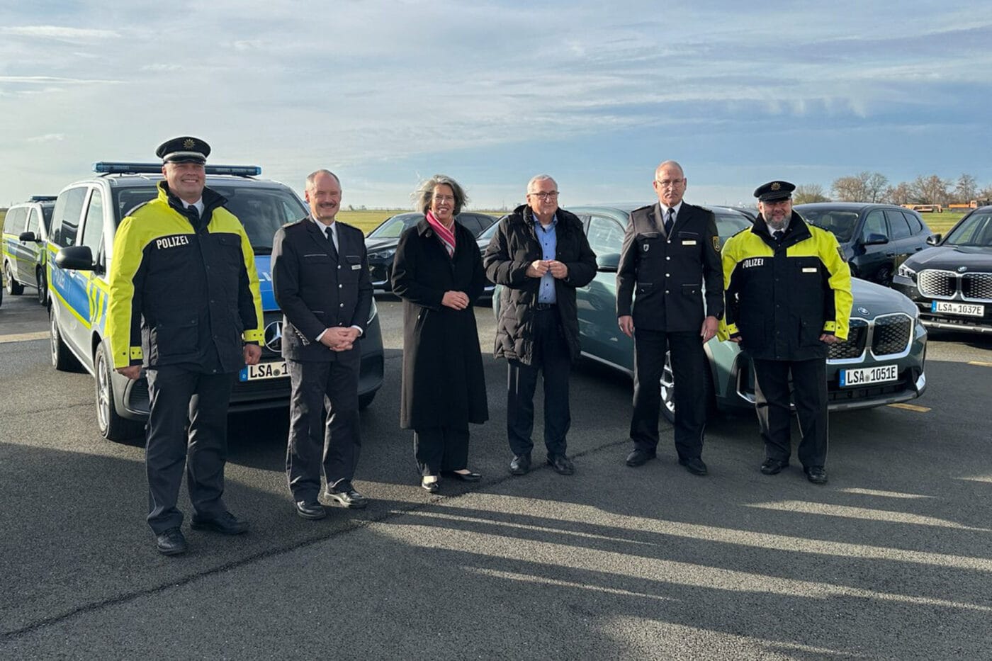 Polizei sachsen anhalt mercedes e vito bmw ix1