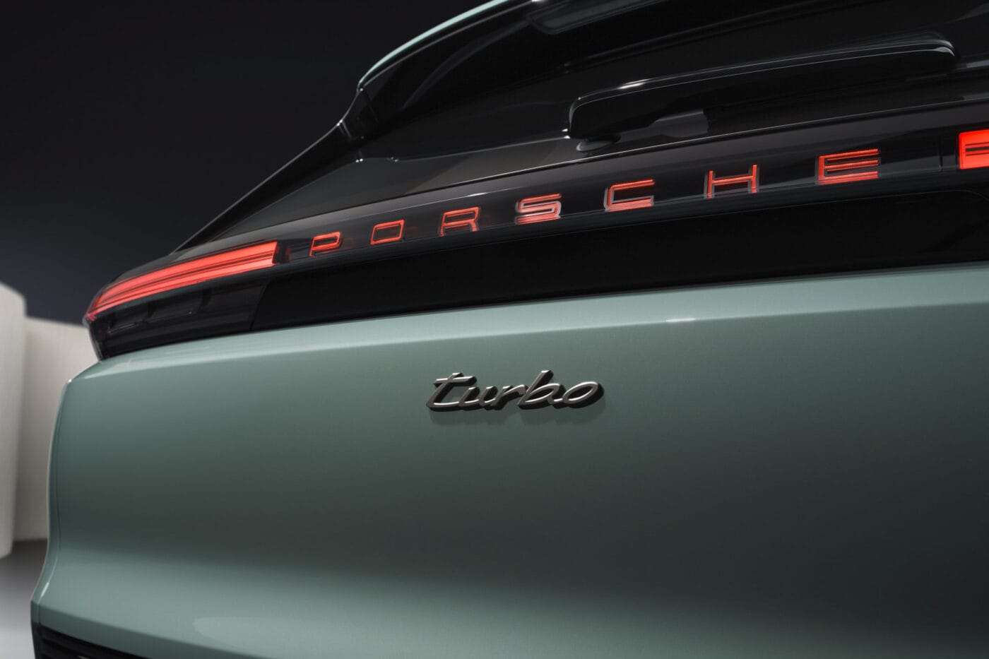 Porsche cayenne electric e4 weltpremiere