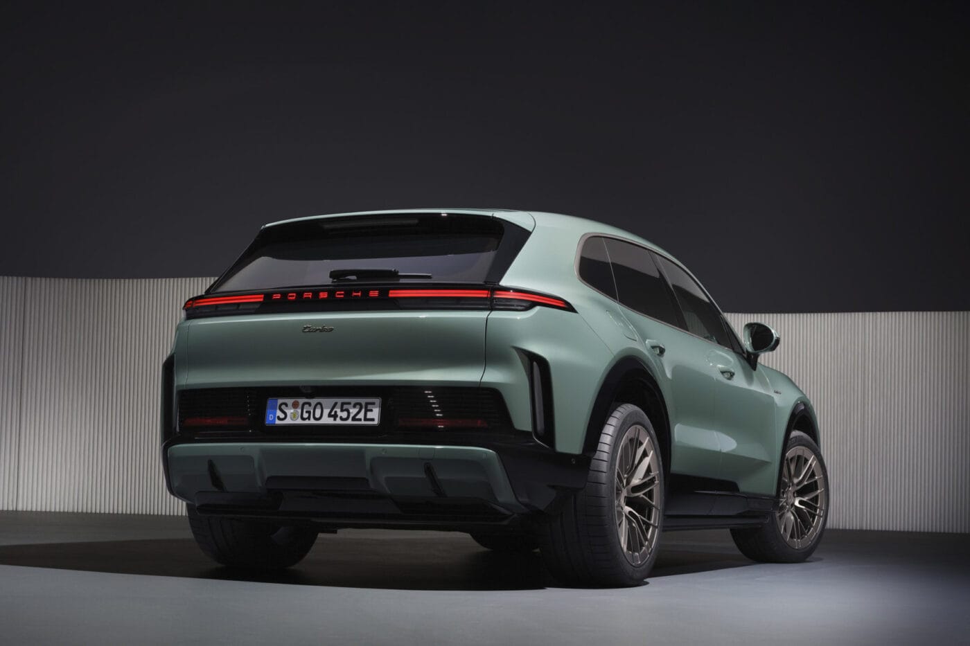 Porsche cayenne electric e4 weltpremiere