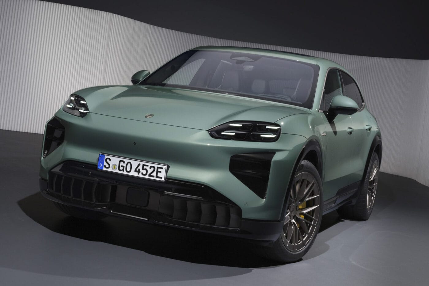 Porsche cayenne electric e4 weltpremiere