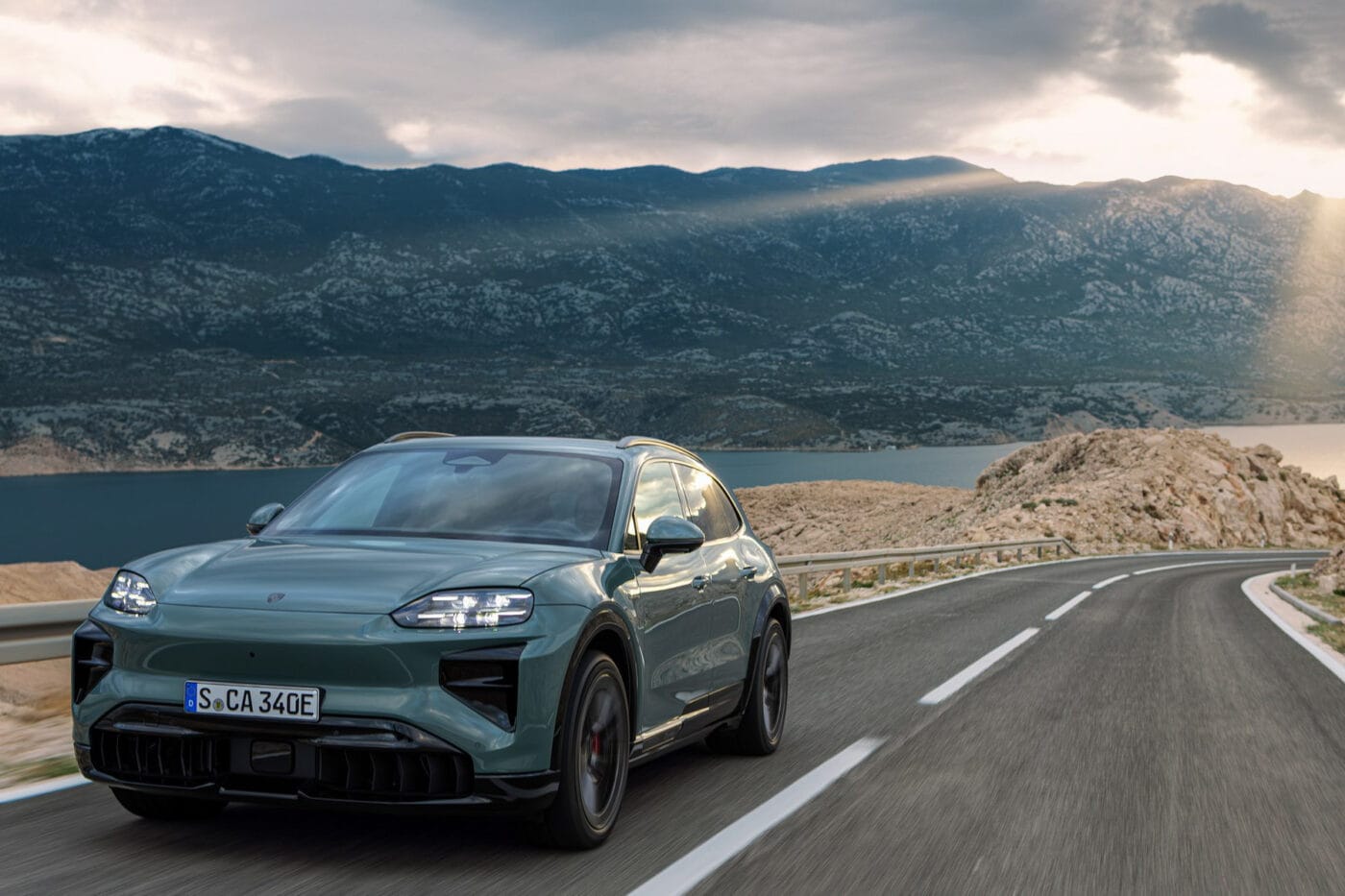 Porsche cayenne electric e4 weltpremiere