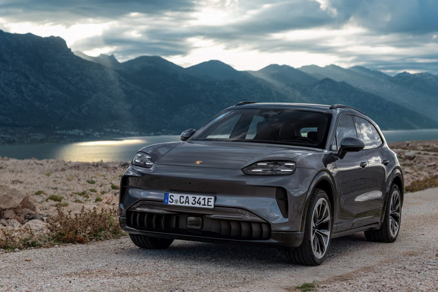 Porsche cayenne electric e4 weltpremiere