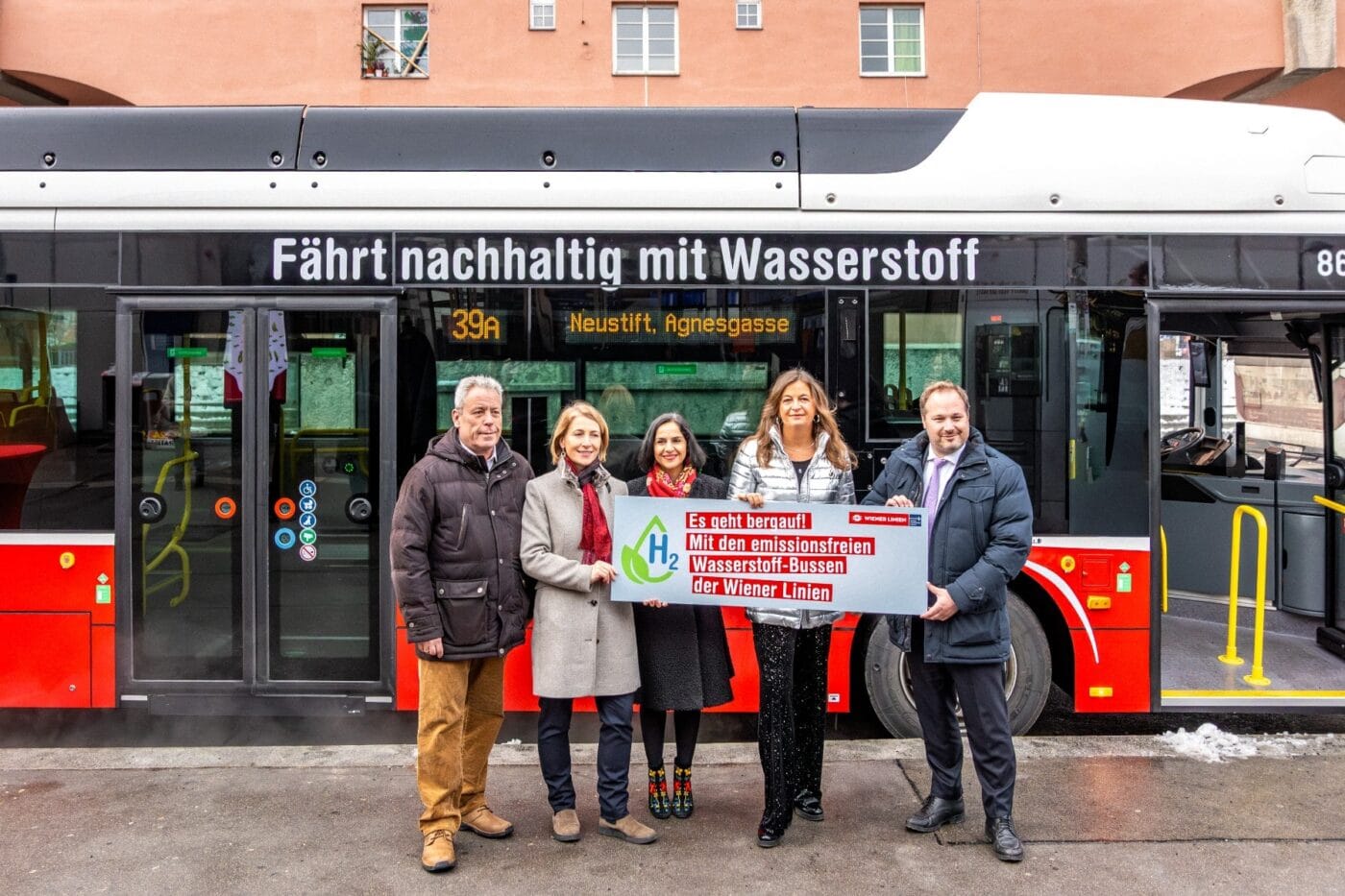Toyota caetano h2 city gold brennstoffzellen bus fuel cell bus wiener linien min