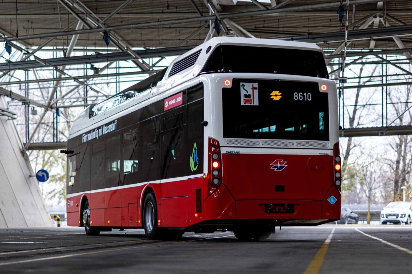 Toyota caetano h2 city gold brennstoffzellen bus fuel cell bus wiener linien min