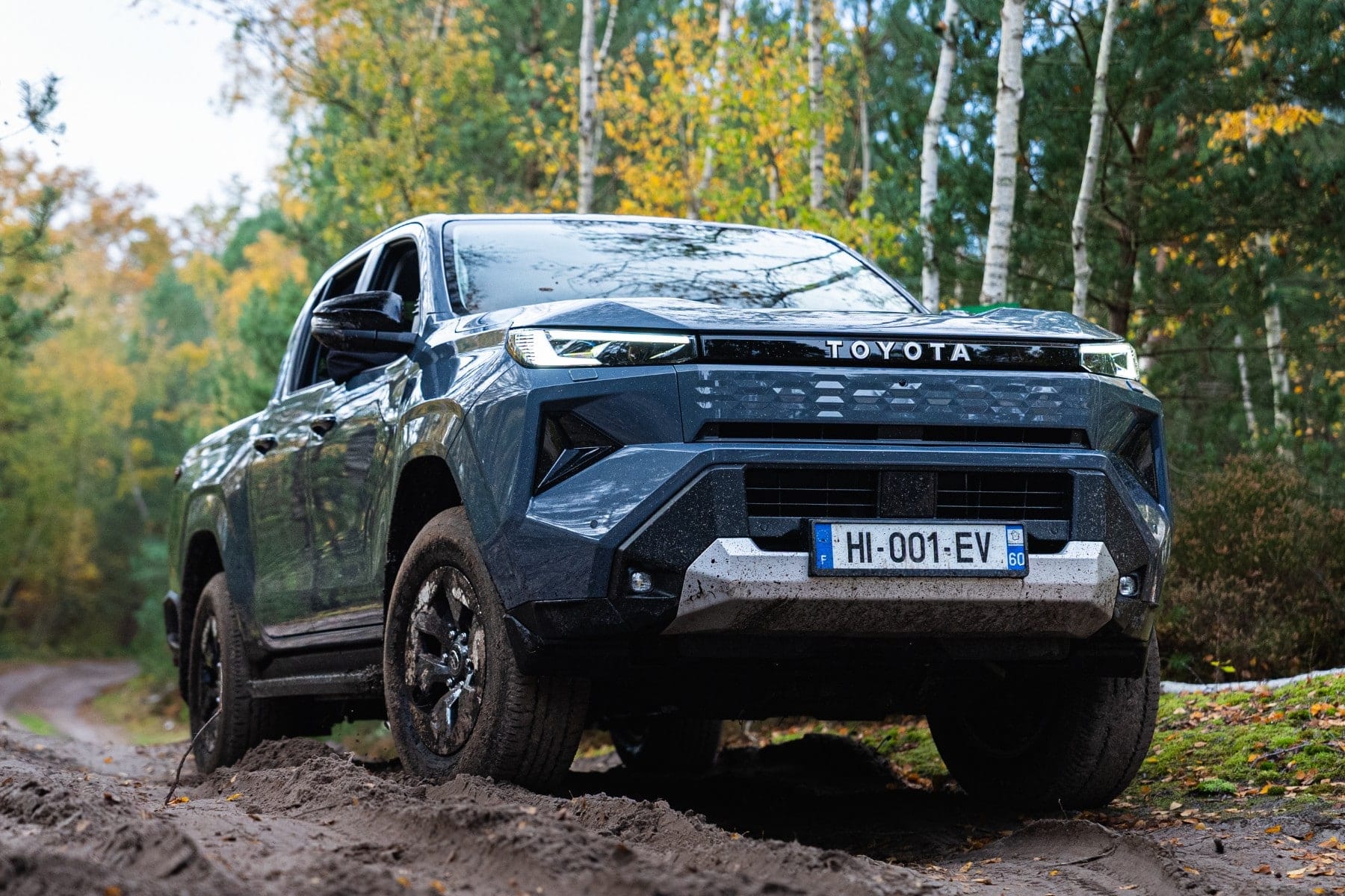 Ab-2026-in-Europa-Der-elektrische-Toyota-Hilux-kommt-240-Kilometer-weit