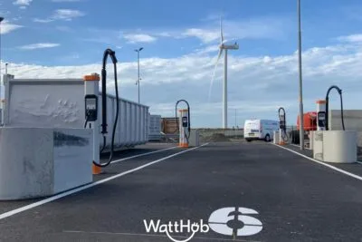 Watthub ladestation charging station e lkw electric truck maasvlakte min