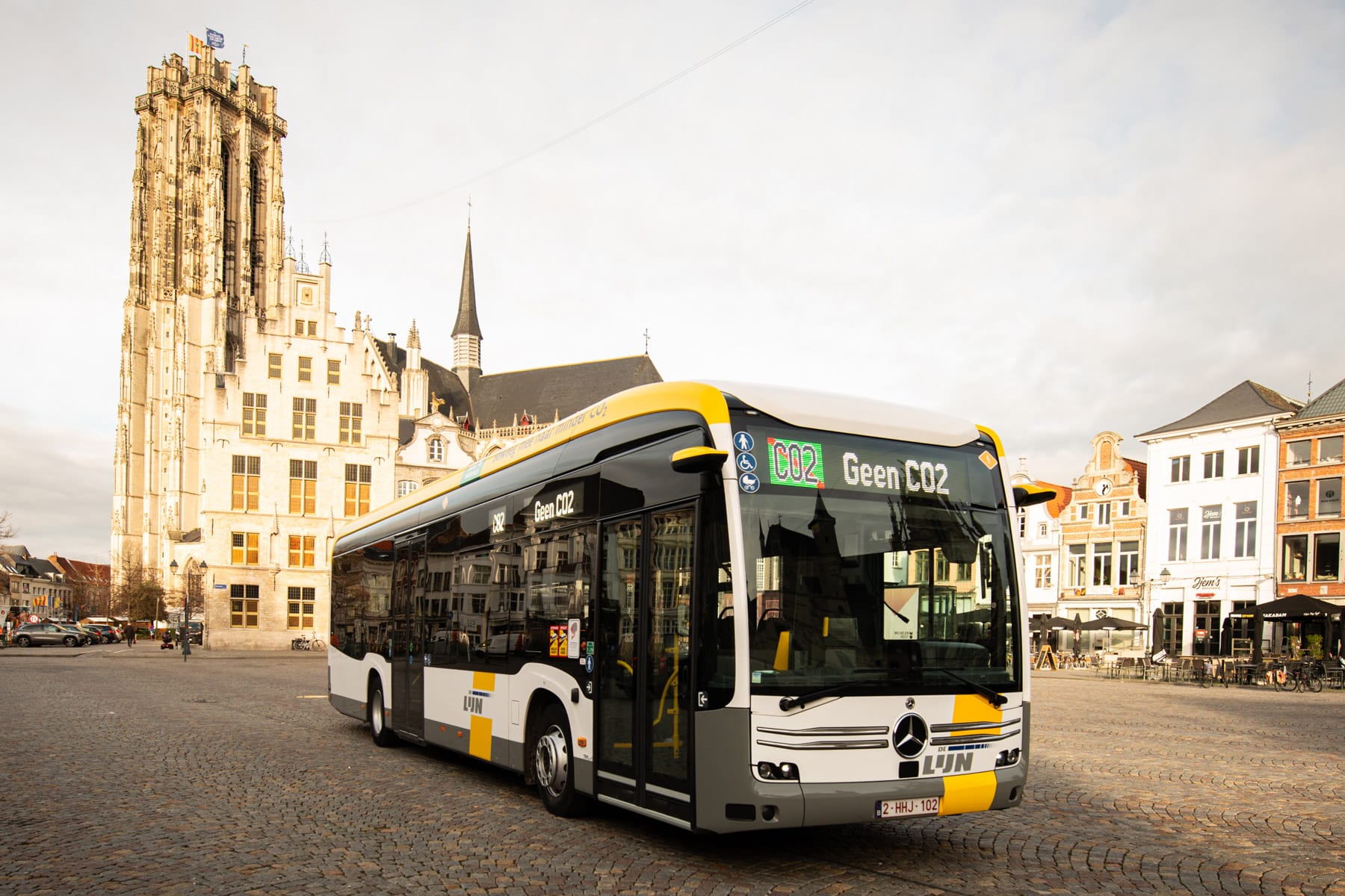De-Lijn-sichert-sich-bis-zu-500-E-Busse-von-Daimler-Buses