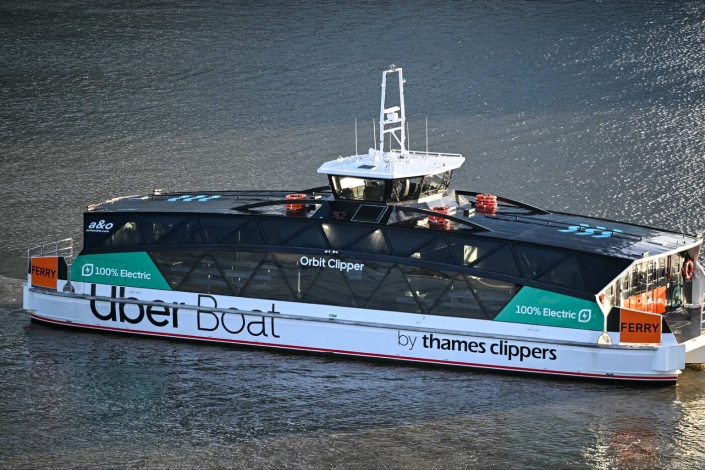 E faehre london grossbritannien uber boat e schiff