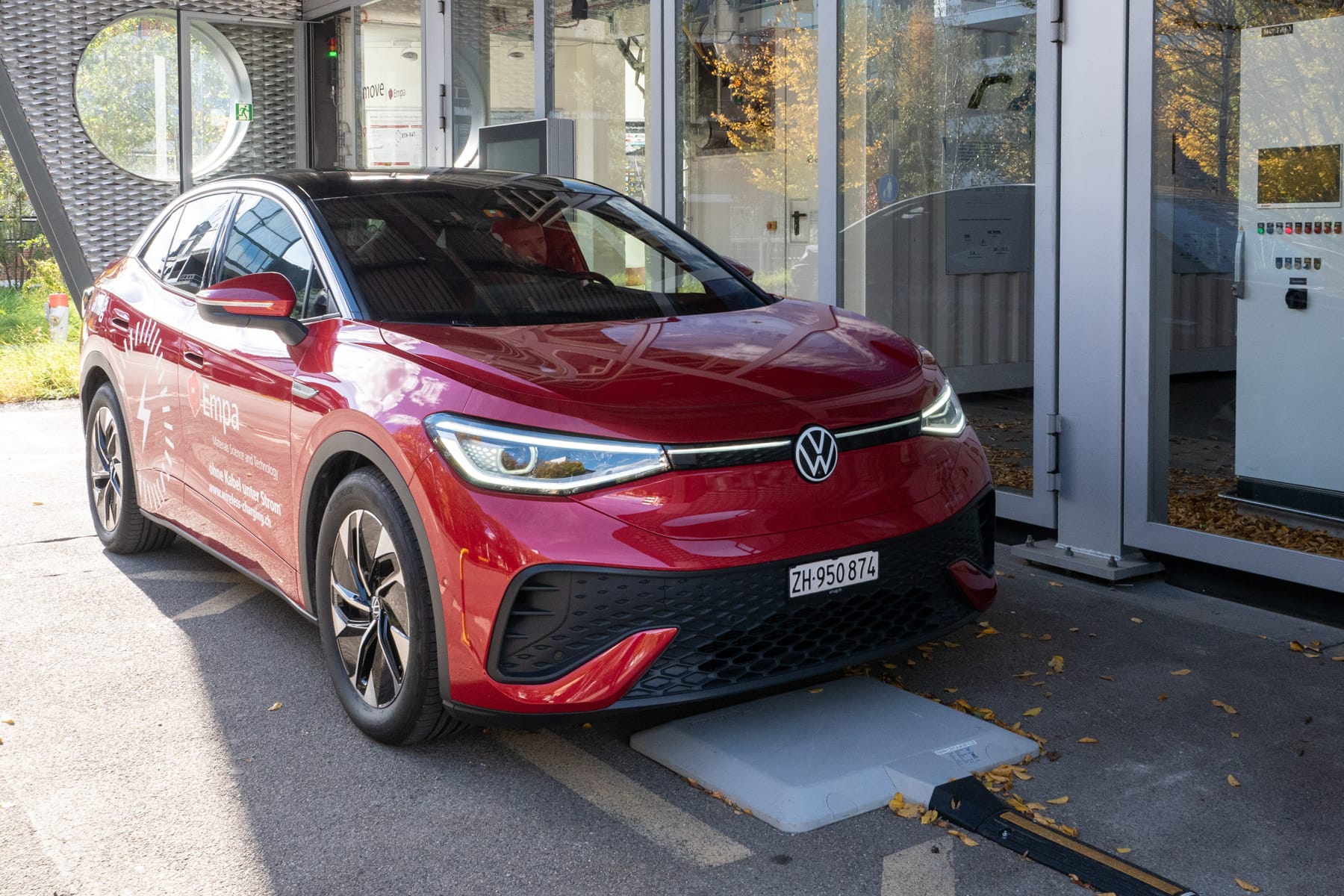 Projekt-INLADE-Schweizer-testen-induktives-Laden-im-Realbetrieb