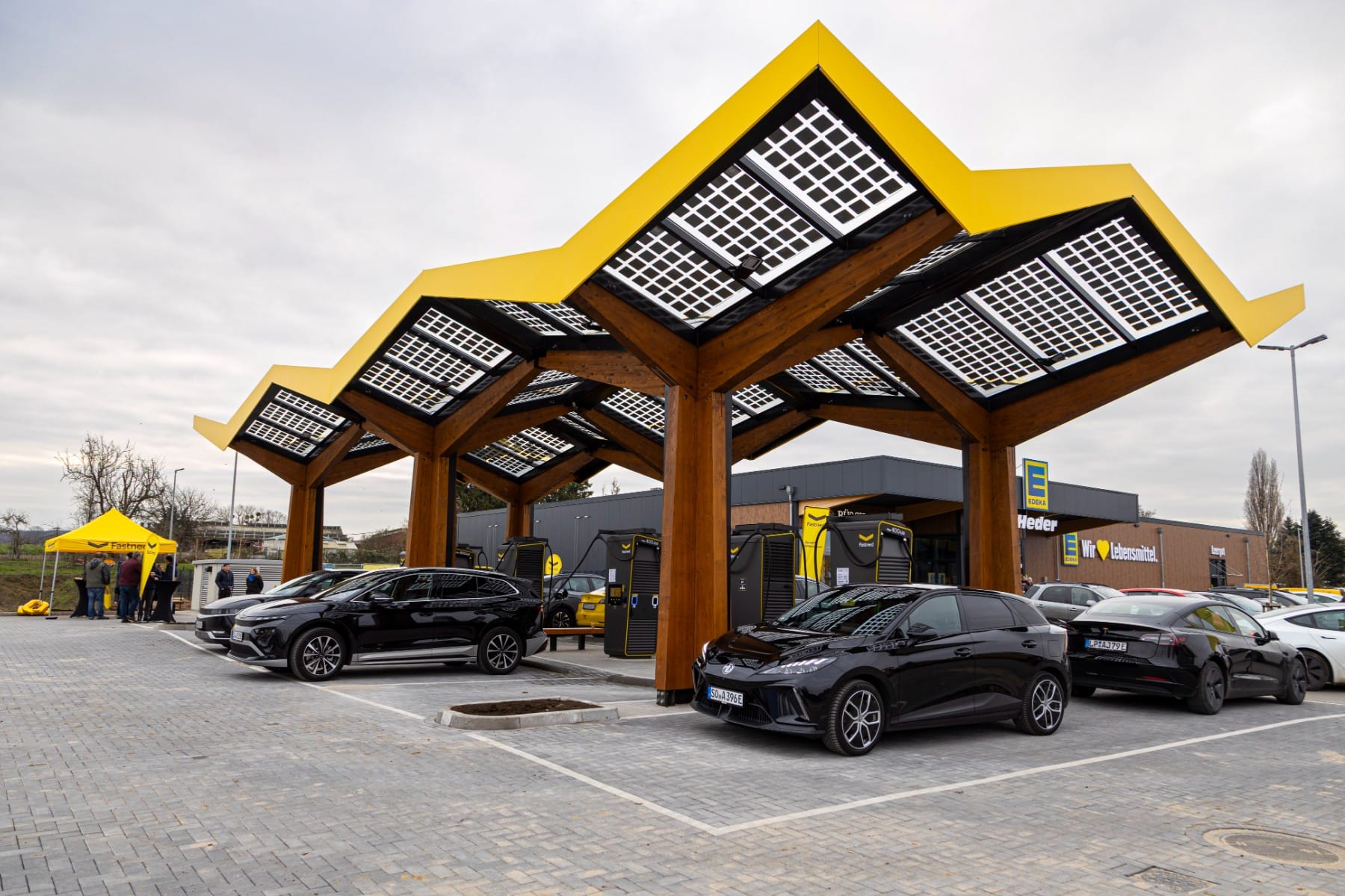 Fastned-er-ffnet-50-Schnellladestandort-in-Deutschland